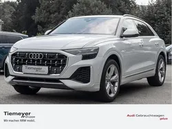 Gletscherweiß metallic Gebraucht 2024 Audi Q8 Ambiente SUV | 76.740 € (Etwas zu teuer)