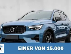 Blau metallic Gebraucht 2023 Volvo XC40 Plus SUV | 35.940 € (Fairer Preis)