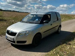 Silber Gebraucht 2008 Skoda Roomster Van / Kleinbus | 1.799 € (Fairer Preis)