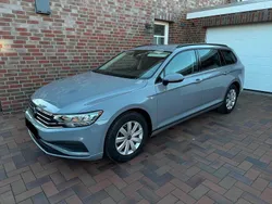 Grau Gebraucht 2024 VW Passat Kombi | 29.700 € (Guter Preis)