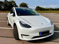 Weiß Gebraucht 2022 Tesla Model Y Long Range SUV | 35.499 € (Fairer Preis)