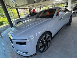 Grau Neu 2025 Rolls Royce Spectre Limousine | 438.888 €