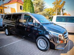Schwarz Gebraucht 2024 Mercedes V300 Van / Kleinbus | 54.980 € (Superpreis)