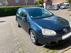 Blau Gebraucht 2006 VW Golf V Kleinwagen | 2.700 € (Fairer Preis)