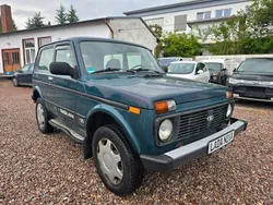 Grün Gebraucht 2011 Lada niva SUV | 3.899 € (Guter Preis)