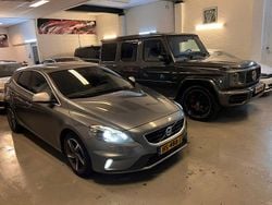 Grau Gebraucht 2015 Volvo V40 R-Design Limousine | 6.500 € (Superpreis)