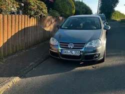 Grau Gebraucht 2009 VW Jetta Limousine | 4.000 €
