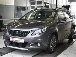 Grau Gebraucht 2019 Peugeot 2008 Allure SUV | 13.600 € (Etwas zu teuer)