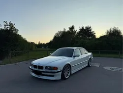 Weiß Gebraucht 1995 BMW 740 Limousine | 12.990 €