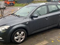 Grau Gebraucht 2012 Kia Ceed Sportswagon Kombi | 4.550 € (Fairer Preis)