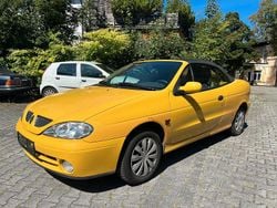 Gelb Gebraucht 2000 Renault Mégane Cabriolet Cabrio | 384 € (Superpreis)