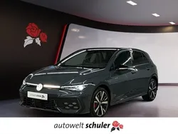Delfingrau metallic / schwarz Gebraucht 2024 VW Golf VIII GTE Limousine | 43.690 € (Guter Preis)