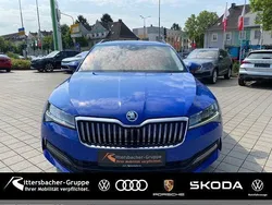 Blau Gebraucht 2022 Skoda Superb Ambition Kombi | 24.480 € (Guter Preis)