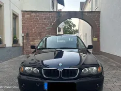 Blau Gebraucht 2004 BMW 318 Limousine | 3.999 € (Etwas zu teuer)