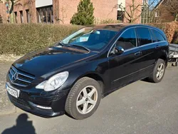 Schwarz Gebraucht 2011 Mercedes R300 Van / Kleinbus | 10.599 € (Fairer Preis)