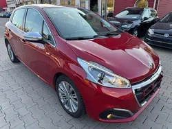 Rot Gebraucht 2017 Peugeot 208 Allure Kleinwagen | 5.998 € (Superpreis)