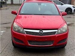 Rot Gebraucht 2007 Opel Astra Kombi | 2.650 € (Etwas zu teuer)