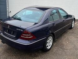 Violet Gebraucht 2002 Mercedes C220 Avantgarde Limousine | 1.800 € (Superpreis)