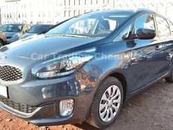 Blau Gebraucht 2016 Kia Carens Attract Van / Kleinbus | 9.999 € (Etwas zu teuer)