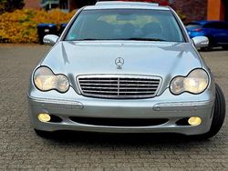 Silber Gebraucht 2004 Mercedes C220 Elegance Limousine | 4.000 €