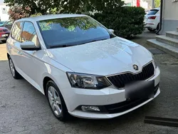 Weiß Gebraucht 2017 Skoda Fabia Drive Kleinwagen | 11.900 € (Fairer Preis)