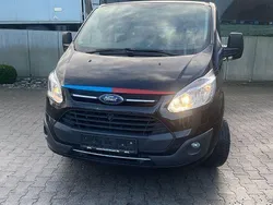 Schwarz Gebraucht 2018 Ford Transit Custom Van / Kleinbus | 17.800 € (Fairer Preis)