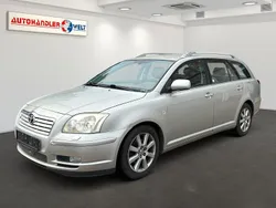 Silber Gebraucht 2004 Toyota Avensis Executive Kombi | 1.799 € (Superpreis)