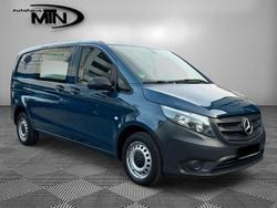 Blau Gebraucht 2017 Mercedes Vito Van / Kleinbus | 8.990 € (Guter Preis)