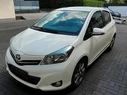 Weiß Gebraucht 2011 Toyota Yaris Life Kleinwagen | 4.900 € (Teuer)