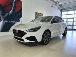 (serenity white pearl/weiß) Gebraucht 2024 Hyundai i30 N Line Limousine | 26.990 € (Etwas zu teuer)