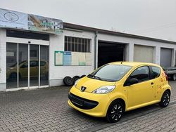Gelb Gebraucht 2006 Peugeot 107 Kleinwagen | 1.950 € (Fairer Preis)