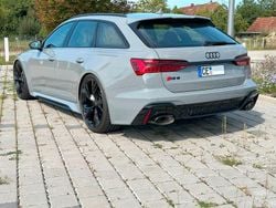 Grau Gebraucht 2023 Audi RS6 Ambiente Kombi | 105.490 € (Superpreis)