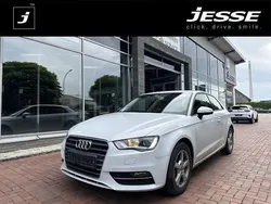 Weiß Gebraucht 2014 Audi A3 Attraction Limousine | 9.990 € (Guter Preis)