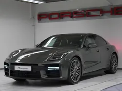 Aventuringrünmetallic Gebraucht 2024 Porsche Panamera 4 Limousine | 162.890 € (Teuer)
