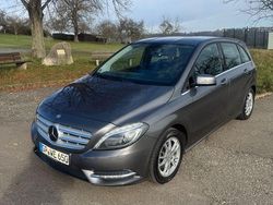 Grau Gebraucht 2013 Mercedes B200 Van / Kleinbus | 13.900 € (Teuer)