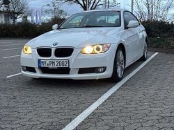 Weiß Gebraucht 2009 BMW 320 Coupé | 7.000 € (Fairer Preis)