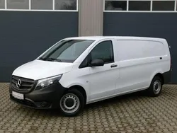 Arktikweiss Gebraucht 2023 Mercedes Vito Van / Kleinbus | 31.999 € (Guter Preis)