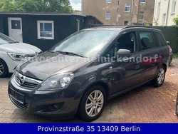 Grau Gebraucht 2013 Opel Zafira Family Van / Kleinbus | 4.299 € (Guter Preis)