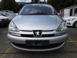 Grau Gebraucht 2006 Peugeot 807 Platinum Van / Kleinbus | 2.390 € (Fairer Preis)