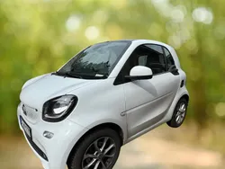 Weiß Gebraucht 2019 Smart ForTwo Coupé Coupé | 17.500 €