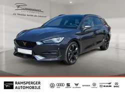 Grau (magnetic grau metallic) Gebraucht 2024 Cupra Leon Kombi | 29.930 € (Superpreis)