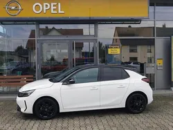 Weiß Gebraucht 2024 Opel Corsa Limousine | 16.890 € (Fairer Preis)