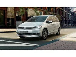 Oyster silver metallic (metallic) Gebraucht 2024 VW Touran Highline Van / Kleinbus | 36.900 € (Fairer Preis)
