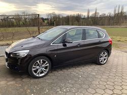 Braun Gebraucht 2017 BMW 225 Active Tourer iPerformance Van / Kleinbus | 16.000 € (Fairer Preis)