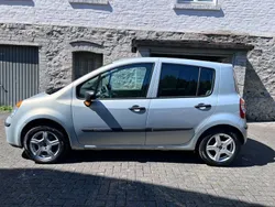 Grau Gebraucht 2006 Renault Modus Authentique Van / Kleinbus | 3.950 € (Etwas zu teuer)
