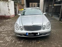 Silber Gebraucht 2005 Mercedes E200 Limousine | 3.400 € (Superpreis)