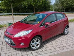 Rot Gebraucht 2009 Ford Fiesta Kleinwagen | 2.500 € (Guter Preis)