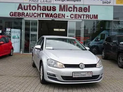 Silber Gebraucht 2015 VW Golf VII Comfortline Limousine | 13.990 € (Fairer Preis)