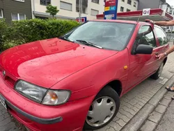 Rot Gebraucht 1997 Nissan Almera Kleinwagen | 999 €
