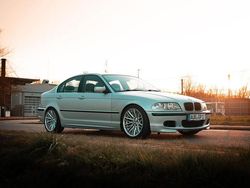 Silber Gebraucht 2001 BMW 330 Limousine | 10.000 € (Teuer)